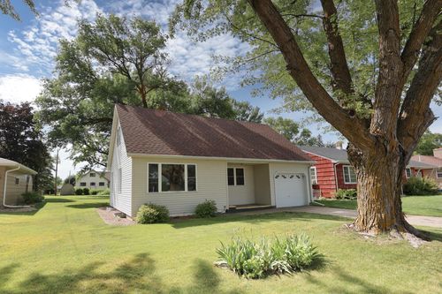 750 Clark Ave, Gibbon, MN, 55335-3129 | Card Image