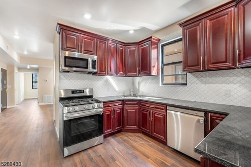 apt-2l-120 Paine Ave, Irvington, NJ, 07111-2914 | Card Image