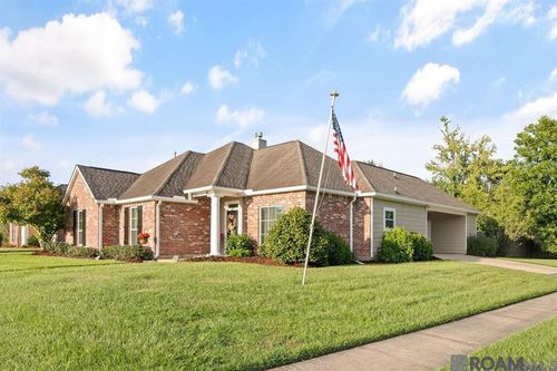 1365 Woodway Dr, Baton Rouge, LA, 70816-5523 | Card Image