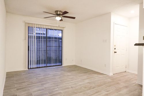 apt-303-2750 Holly Hall St, Houston, TX, 77054-4147 | Card Image