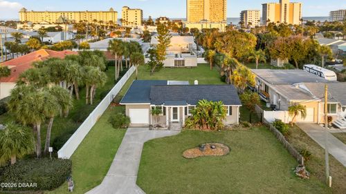 65 Coquina Dr, Ormond Beach, FL, 32176-6628 | Card Image