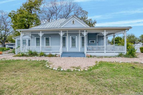 1201 10th St, Hondo, TX, 78861-1101 | Card Image