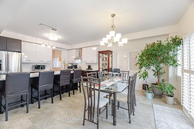 56 Manor Forest Rd, House other with 4 bedrooms, 4 bathrooms and 4 parking in Mount Albert ON | Image 17