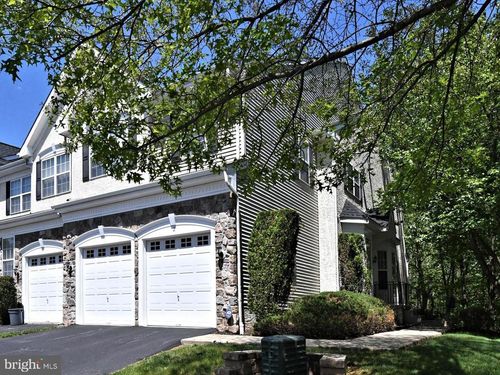 2 Longview Ln, Newtown Square, PA, 19073-1041 | Card Image