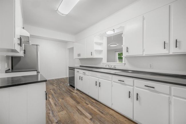 628 S Madison St, House other with 2 bedrooms, 2 bathrooms and 1 parking in La Grange TX | Image 13