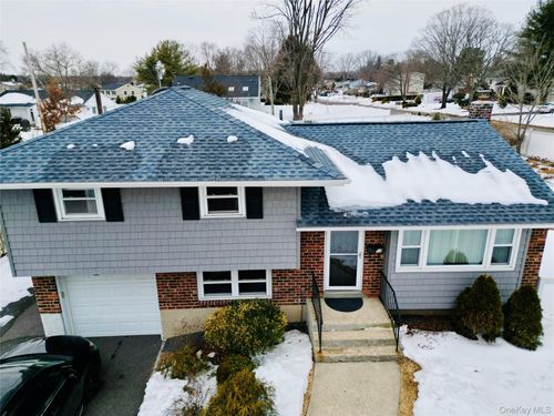 10 Kings Park Rd, Commack, NY, 11725-2406 | Card Image