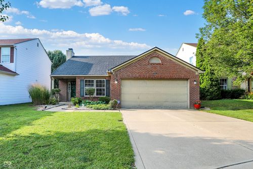 3211 Montgomery Dr, Homecroft, IN, 46227-9677 | Card Image