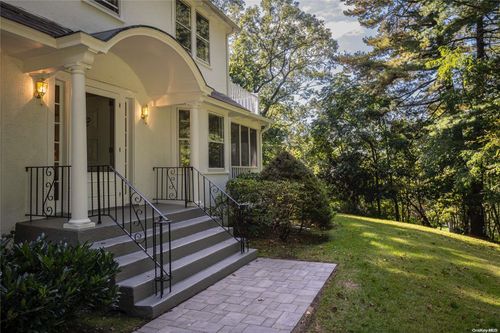 326 Mill Hill Rd, Mill Neck, NY, 11765-1208 | Card Image