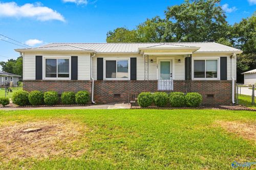 103 Hendrix St, Oneonta, AL, 35121-1307 | Card Image