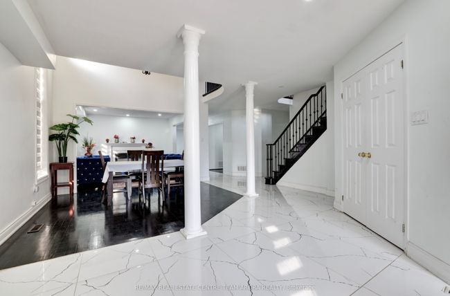 247 Cresthaven Rd, House other with 7 bedrooms, 7 bathrooms and 4 parking in Brampton ON | Image 4