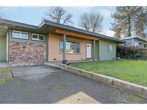 1993 Linnell Ave, Roseburg, OR, 97471-4688 | Card Image