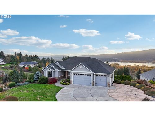 49 Essex Dr, Kelso, WA, 98626-8842 | Card Image