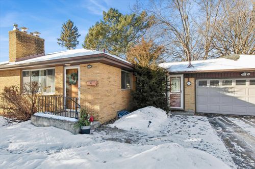 10004 Wentworth Ave S, Bloomington, MN, 55420-4833 | Card Image