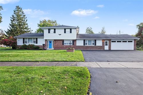 99 Bridgewood Dr, Greece, NY, 14612-3703 | Card Image