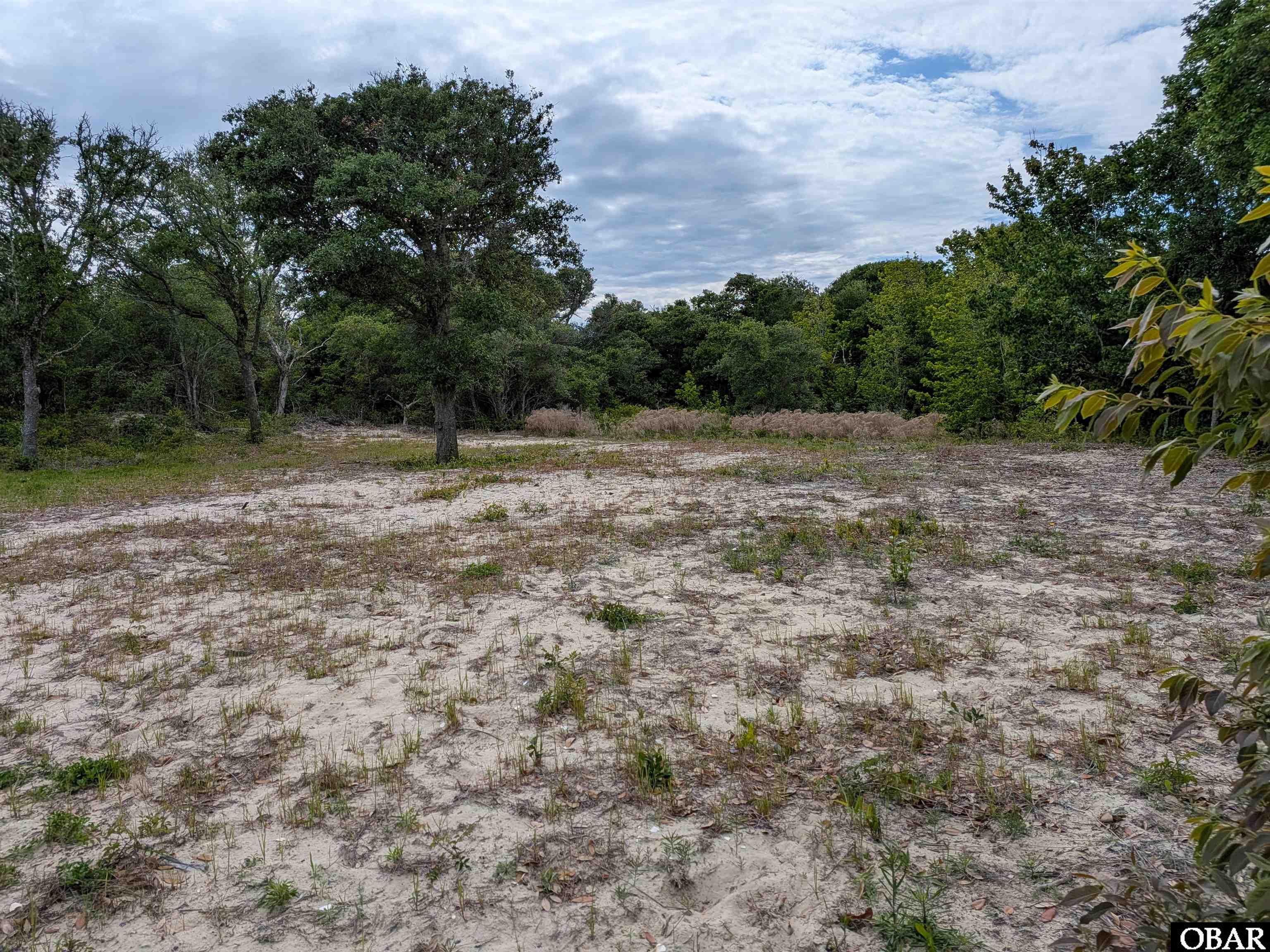 Land in Corolla 5