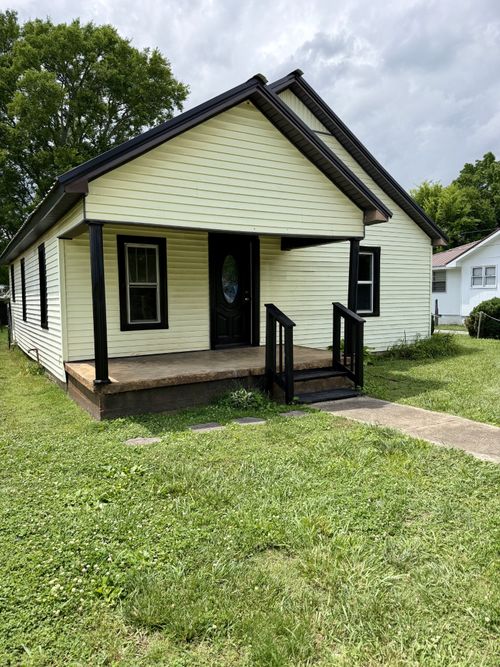125 Walnut St, Cowan, TN, 37318-3133 | Card Image