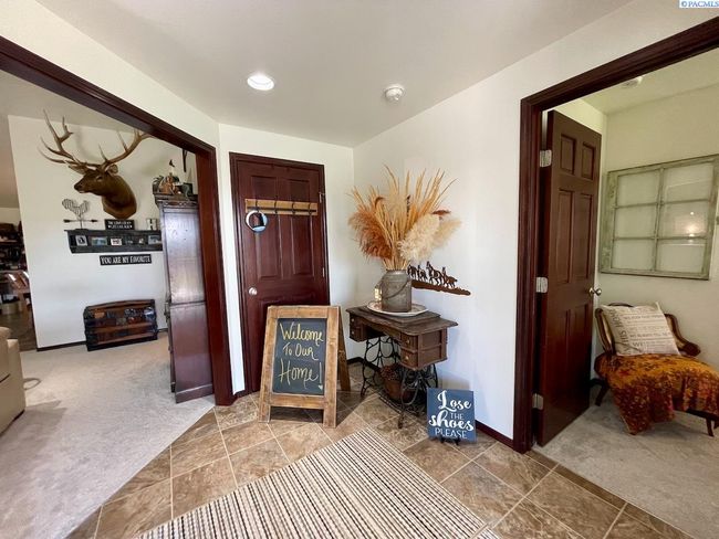 223108 E Perkins Rd, Home with 4 bedrooms, 4 bathrooms and null parking in Kennewick WA | Image 7