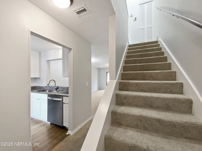 2233 - 7620 Baymeadows Cir W, Condo with 2 bedrooms, 3 bathrooms and null parking in Jacksonville FL | Image 10