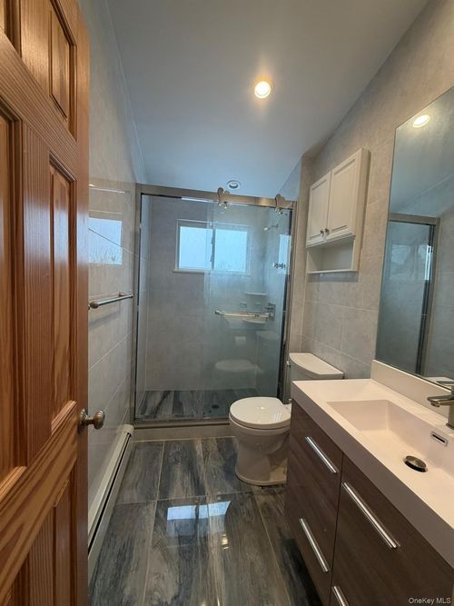 32 Montana Ct, Syosset, NY, 11791-3117 | Card Image