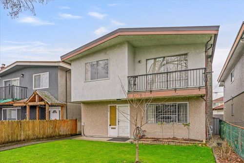 3279 Parker St, Vancouver, BC, V5K2V7 | Card Image