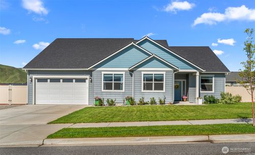 36 Starlight Ave, Wenatchee, WA, 98801-6053 | Card Image