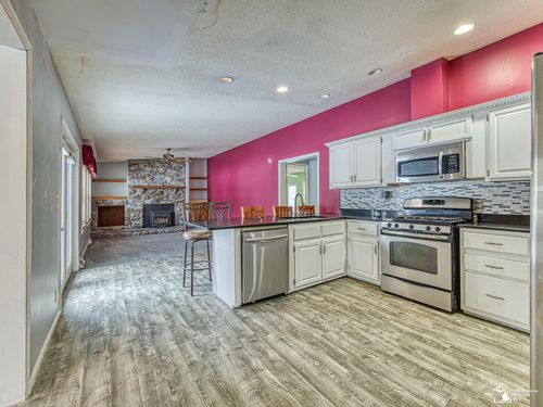 15601 Bak Rd, Van Buren Township, MI, 48111-3505 | Card Image