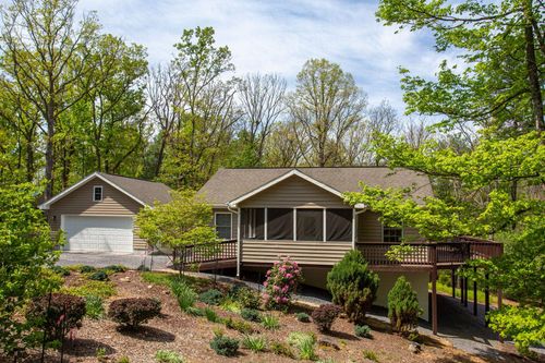 324 Mountaintop Dr, Mathias, WV, 26812-8462 | Card Image