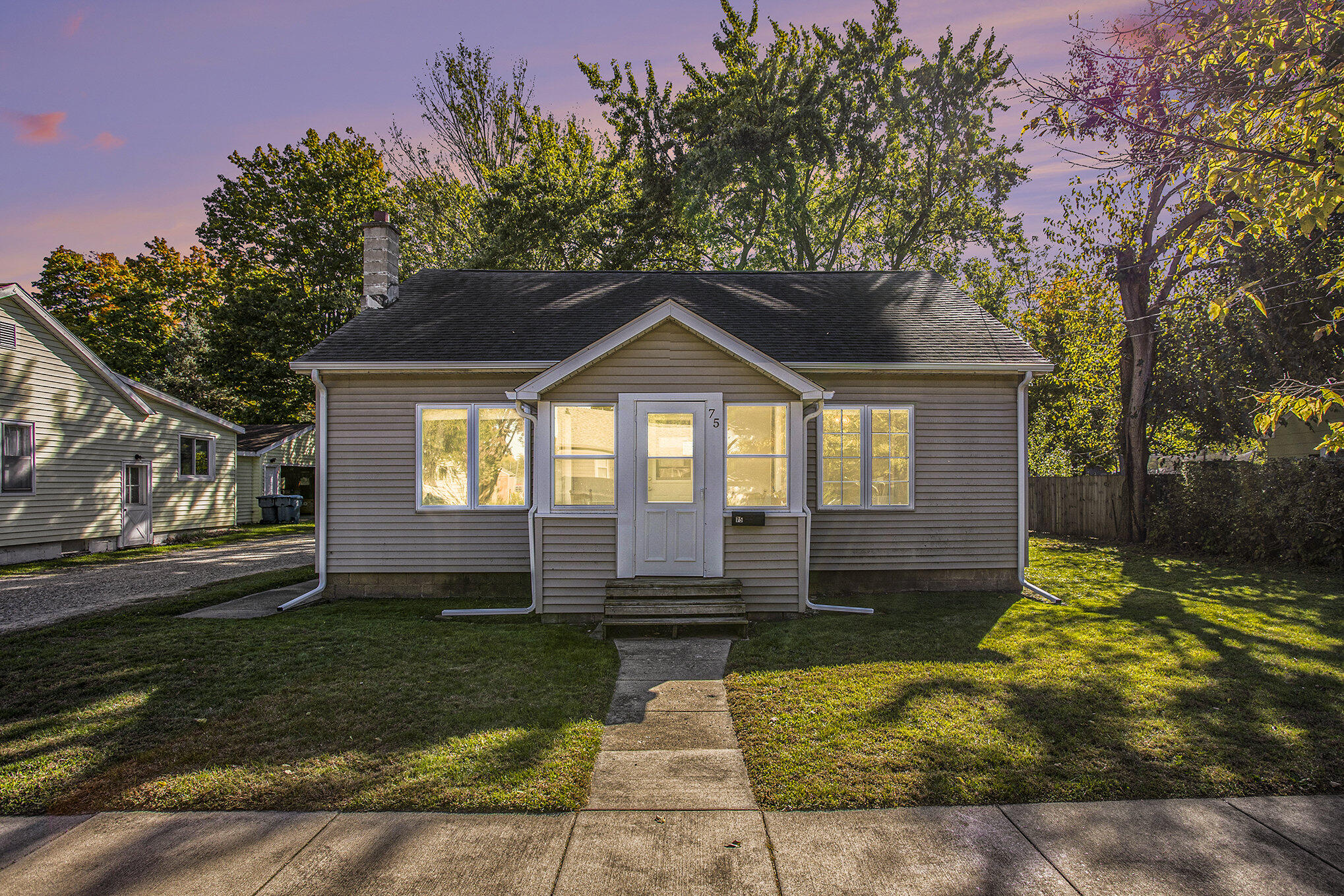 Pelton Ave, Coldwater, MI 49036