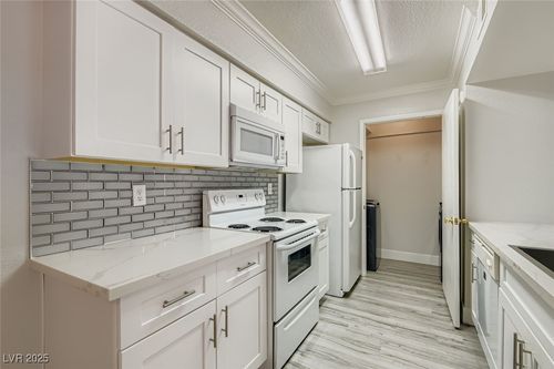 1150-8101 W Flamingo Rd, Las Vegas, NV, 89147-7408 | Card Image