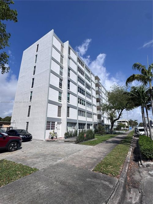 702-1400 Sw 27th Ave, Miami, FL, 33145-1244 | Card Image