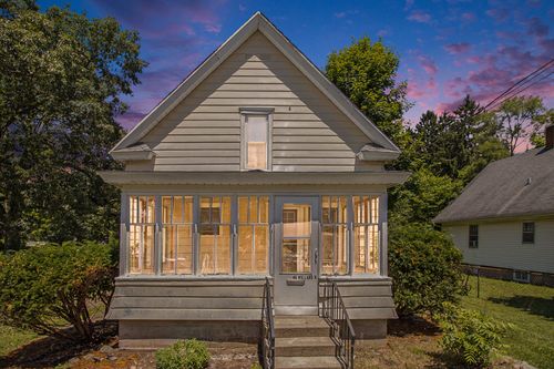 46 Willard Ave W, Battle Creek, MI, 49037-1818 | Card Image