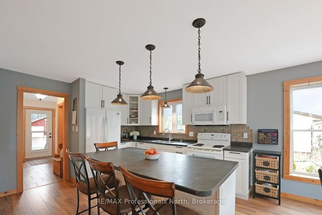 1055 Dark Lake Rd, House other with 3 bedrooms, 2 bathrooms and 6 parking in Haliburton ON | Image 7