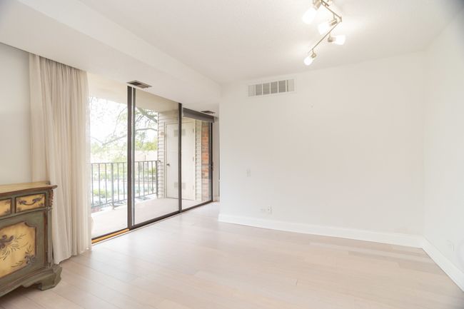 APT-208 - 2 S Atrium Way, Condo with 1 bedrooms, 2 bathrooms and 2 parking in Elmhurst IL | Image 8