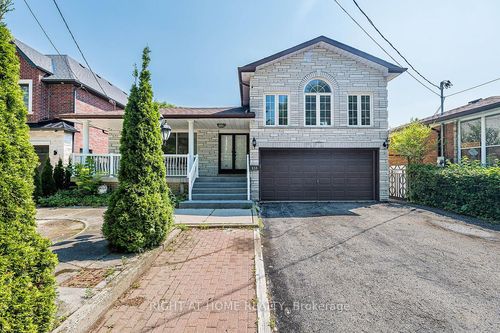 233 Faywood Blvd, North York, ON, M3H2Y3 | Card Image