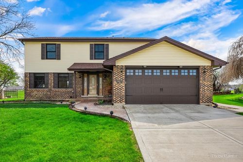 901 Garnet Cir, Schaumburg, IL, 60193-4109 | Card Image