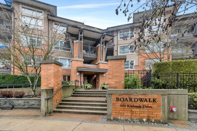 413 - 600 Klahanie Drive, Condo with 1 bedrooms, 1 bathrooms and 2 parking in Port Moody BC | Image 1