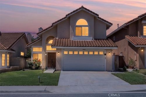 537 Savona Way, Oak Park, CA, 91377-4844 | Card Image