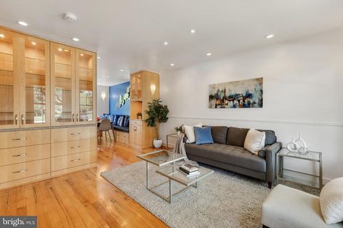 4427 36th St S, ARLINGTON, VA, 22206-1817 | Card Image