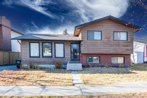 304 Whitefield Dr Ne, Calgary, AB, T1Y5J3 | Card Image