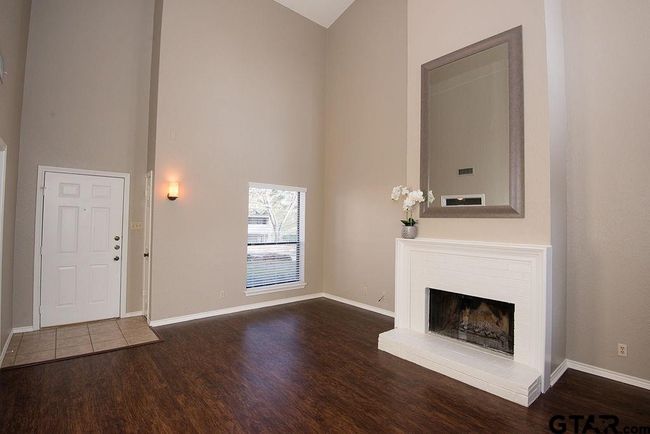 5907 Hollytree Dr, Townhouse with 2 bedrooms, 2 bathrooms and null parking in Tyler TX | Image 6