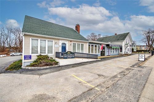 606 Metacom Ave, Warren, RI, 02885-2837 | Card Image