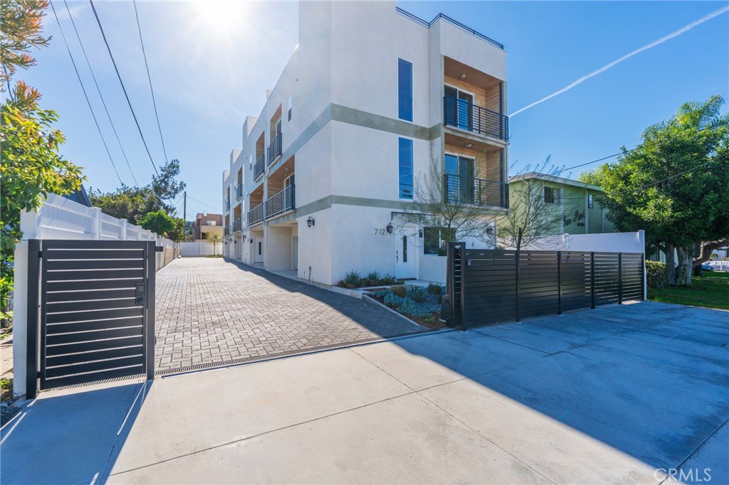 Residential Lease in Los Angeles