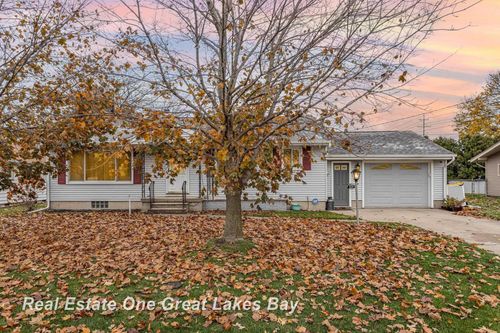 509 Gies St, Bay City, MI, 48706-3228 | Card Image