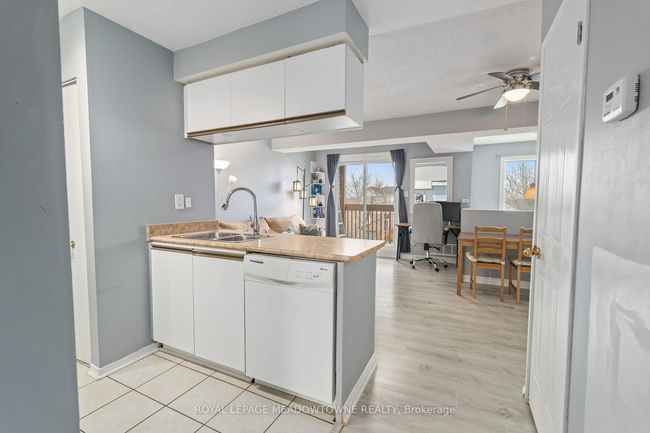 24 - 42A Stewart Maclaren Rd, Condo with 2 bedrooms, 1 bathrooms and null parking in Georgetown ON | Image 15