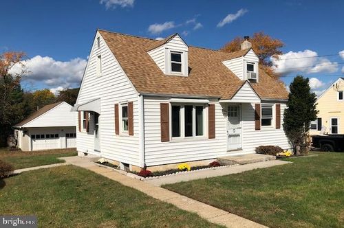 11 Wilson Blvd, EAGLEVILLE, PA, 19403-1417 | Card Image