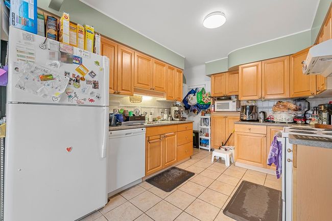3229 W 24 Th Ave, House other with 6 bedrooms, 3 bathrooms and 2 parking in Vancouver BC | Image 11