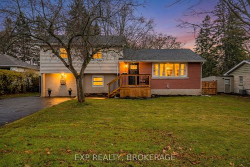 {{alt}} | Card Image