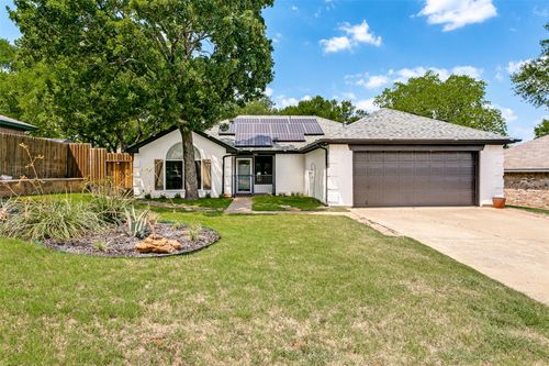 103 Hilltop Dr, Kennedale, TX, 76060-2613 | Card Image