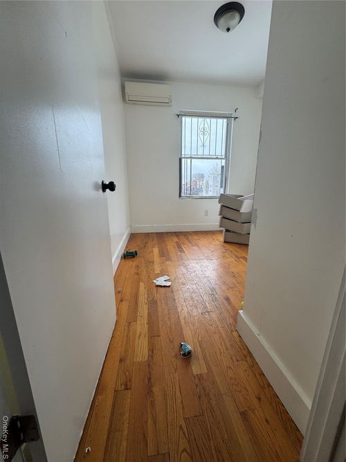 3b-9602 Northern Boulevard, New York, NY, 11368 | Card Image