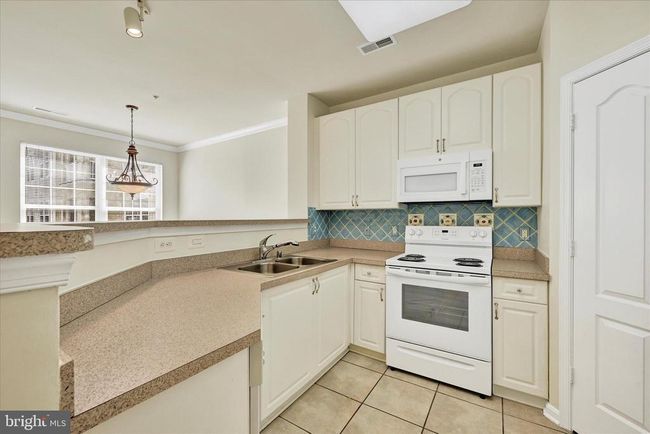 UNIT-414 - 400 Symphony Cir, Condo with 1 bedrooms, 1 bathrooms and null parking in HUNT VALLEY MD | Image 6